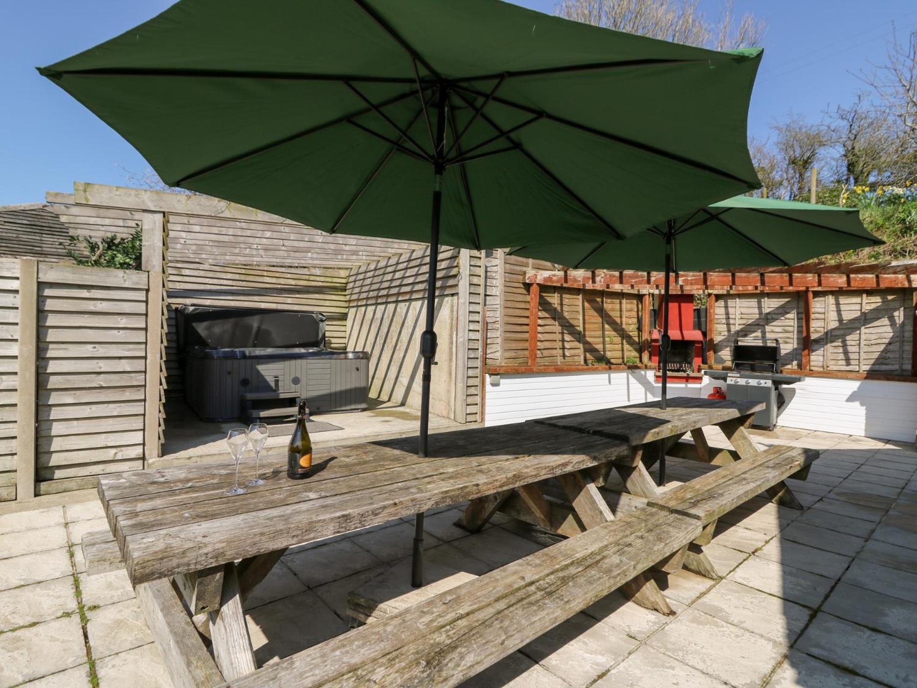 The Farmhouse Ciliau Aeron Exterior photo
